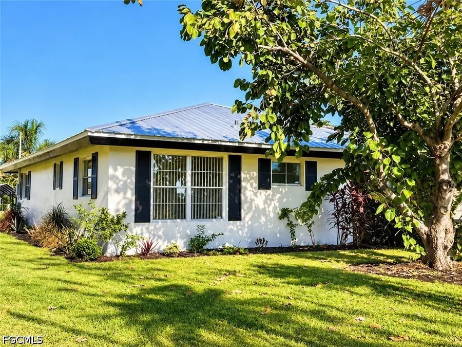 303 Georgia Avenue, Fort Myers, FL 33905 - #2