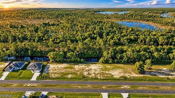 39 Wilmington Parkway, Cape Coral, FL 33993