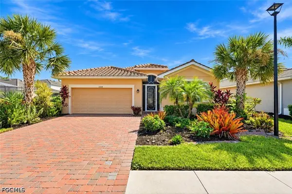2218 Cara Cara Way, Naples, FL 34120