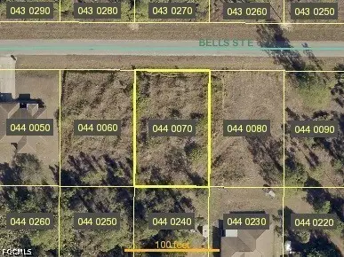 1042 Bells Street E, Lehigh Acres, FL 33974