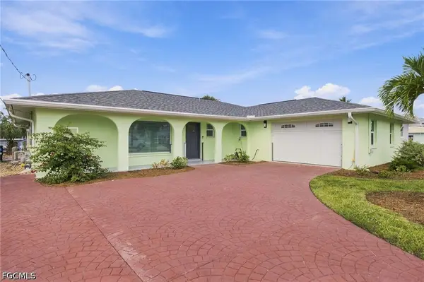 371 Washington Court, Fort Myers Beach, FL 33931