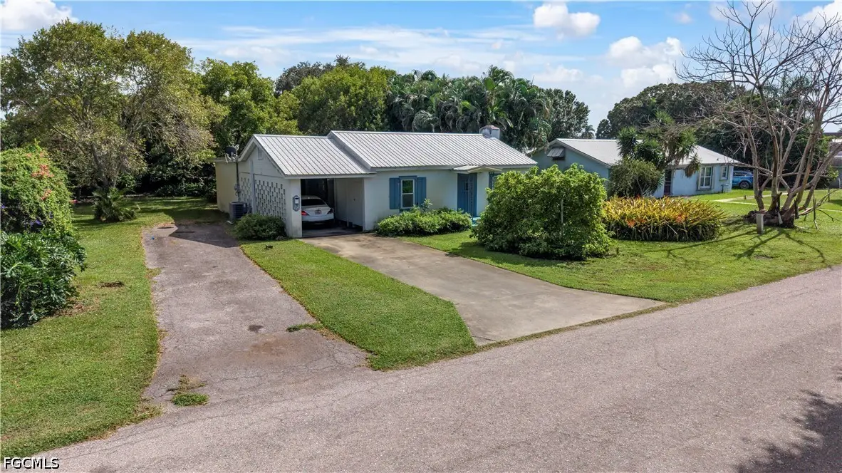 426 W Crescent Drive, Clewiston, FL 33440 - #1
