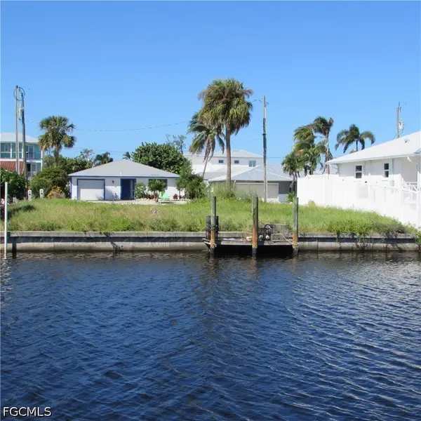 16200 Buccaneer Street, Bokeelia, FL 33922