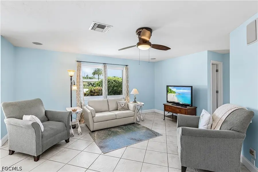 4632 SE 1st Place, Cape Coral, FL 33904 - #2