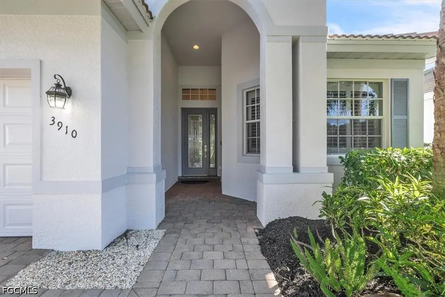 3910 Lakeview Isle Court, Fort Myers, FL 33905 - #3