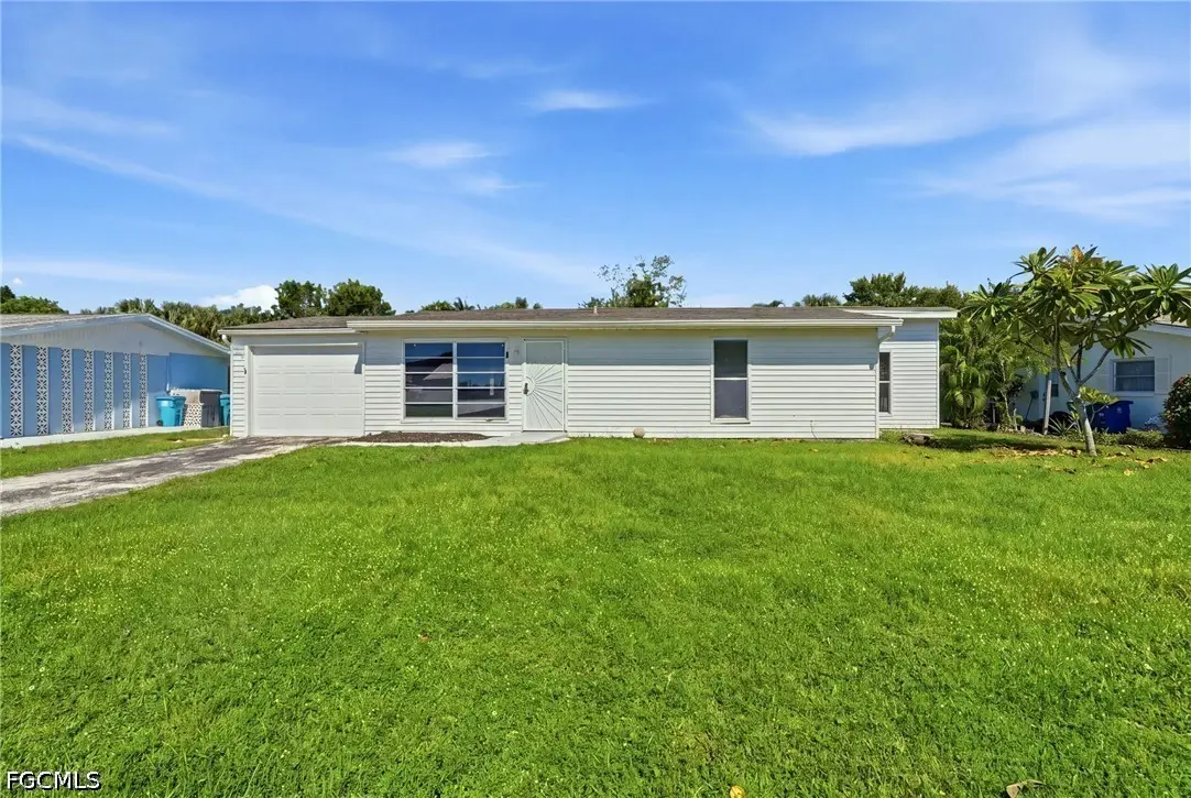 871 Lake Mcgregor Drive, Fort Myers, FL 33919 - #1