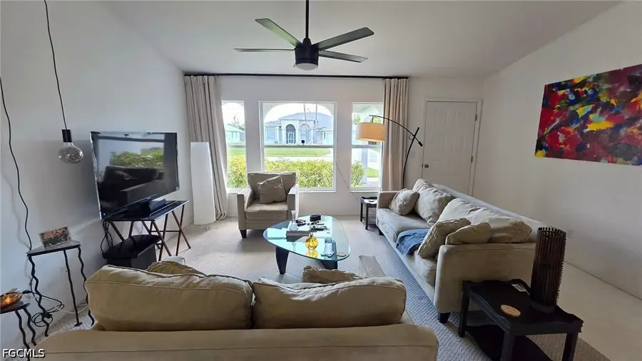 401 SE 15th Terrace, Cape Coral, FL 33990 - #3