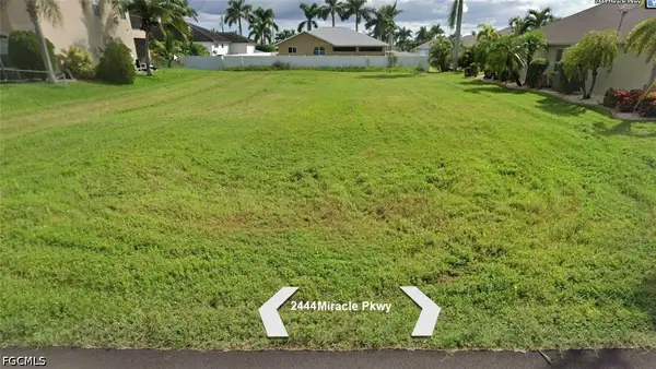 2444 Miracle Parkway, Cape Coral, FL 33914