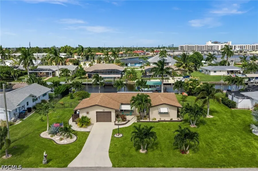 425 Pinecrest Court, Cape Coral, FL 33904 - #3