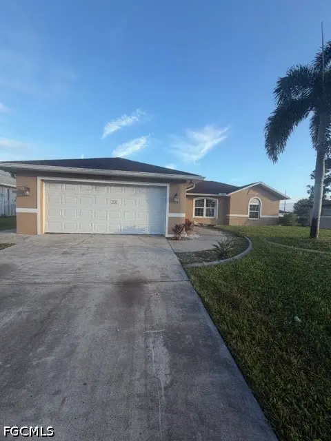 4716 6th Street W, Lehigh Acres, FL 33971