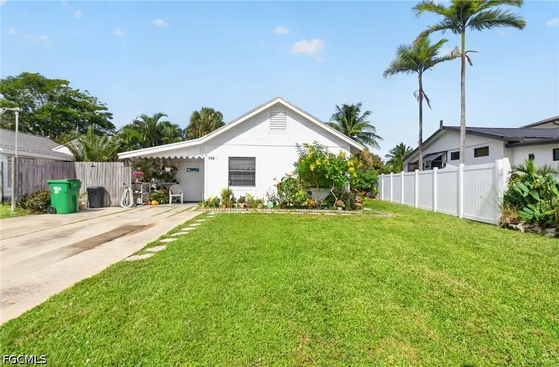 713 S Lake Avenue, Delray Beach, FL 33483 - #1