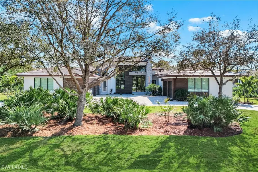 18 Caribbean Road, Naples, FL 34108 - Image #2