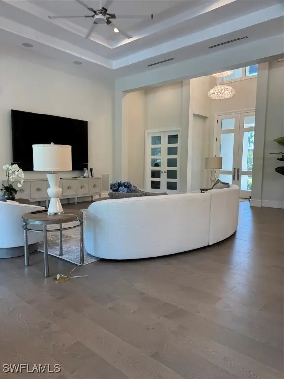 569 Neapolitan Way, Naples, FL 34103 - Image #3