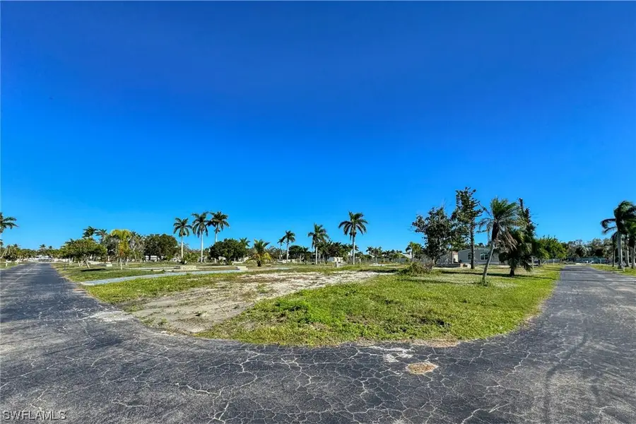 27 Cottonwood Drive, Fort Myers, FL 33908 - #2