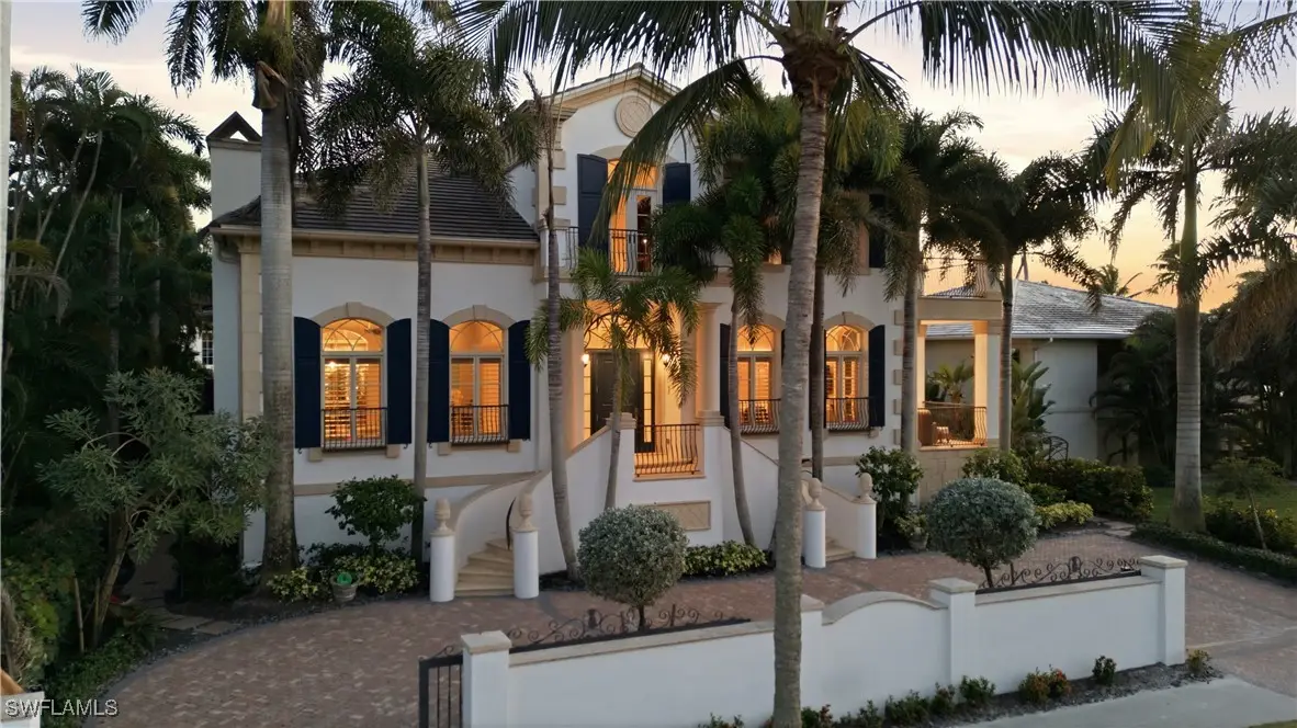 40 5th Avenue S, Naples, FL 34102 - Image #1