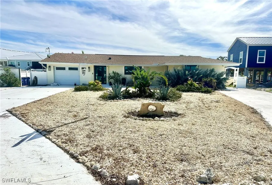 120 Albatross Street, Fort Myers Beach, FL 33931 - Image #2