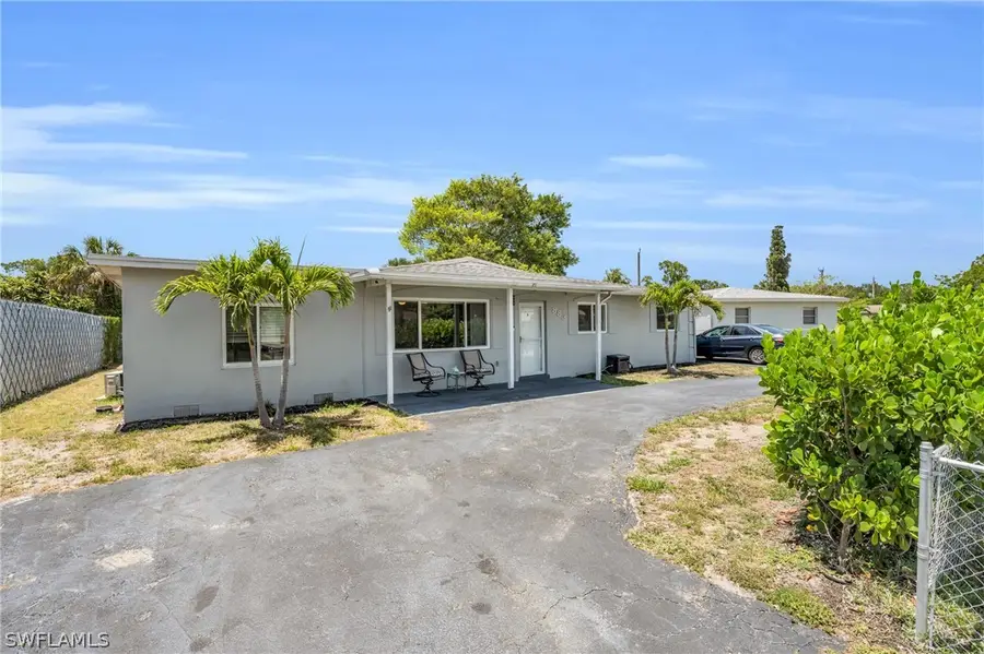 883 Coconut Circle E, Naples, FL 34104 - #2