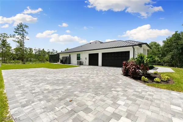 167 Everglades Boulevard N, Naples, FL 34120