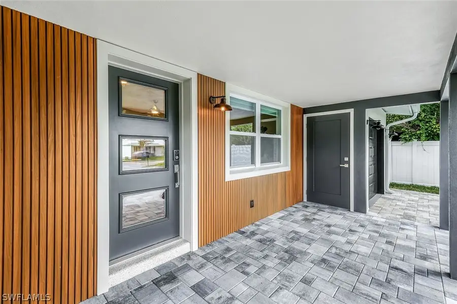 975 22nd Avenue N, Naples, FL 34103 - Image #3