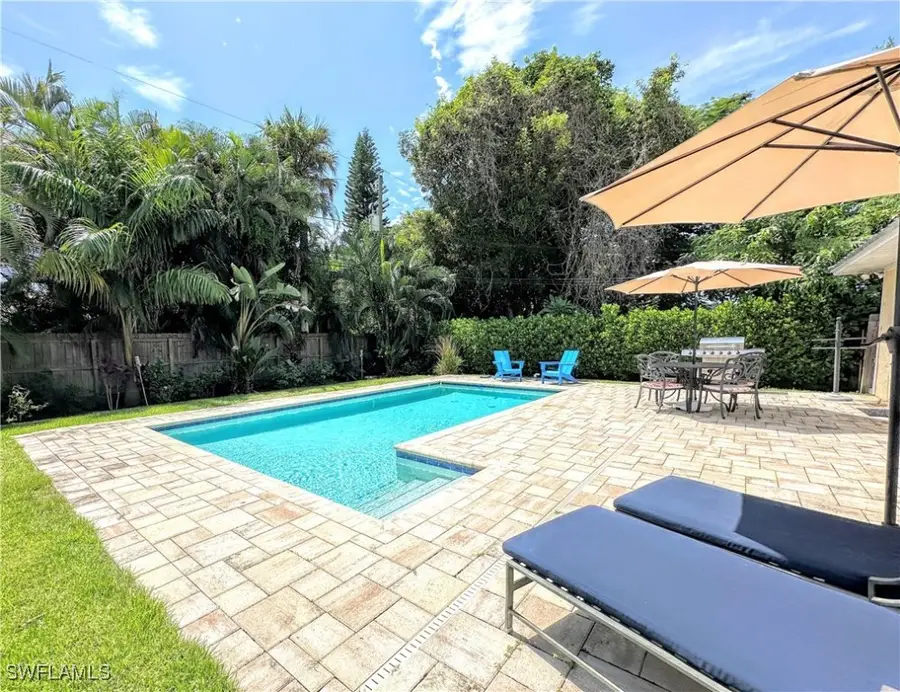 856 98th Avenue N, Naples, FL 34108 - Image #2