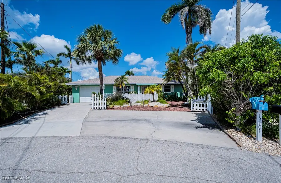 12101 Moon Shell Drive, Matlacha Isles Matlacha Shores, FL 33991 - Image #2