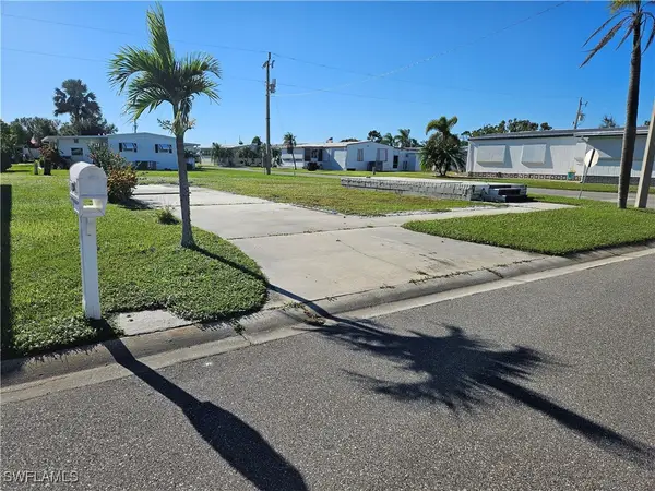 2771 Deerfield Drive, North Fort Myers, FL 33917