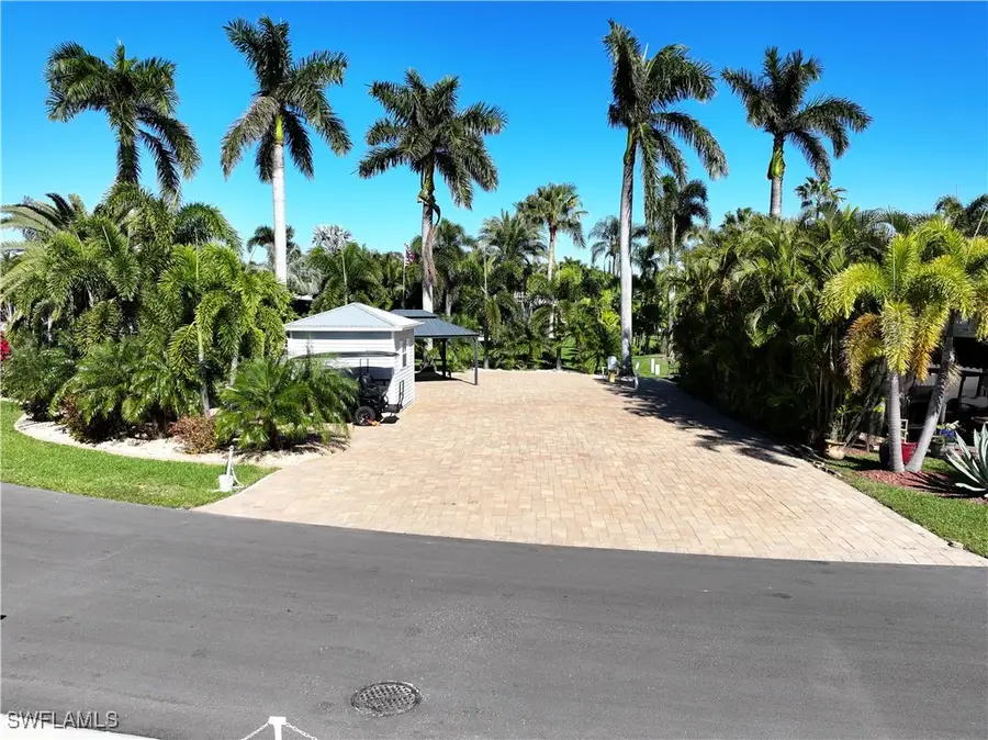 5861 Maplewood Court, Fort Myers, FL 33905 - Image #2