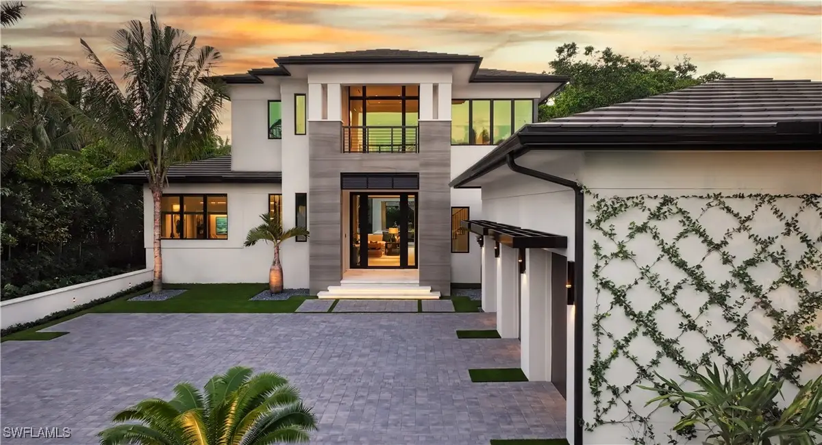 477 3rd Street N, Naples, FL 34102 - Image #1