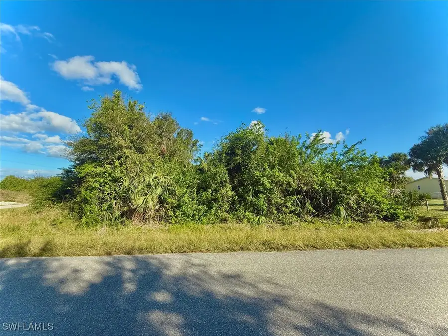 6156 Humboldt Avenue, Fort Myers, FL 33905 - Image #2