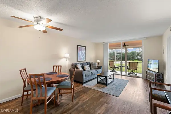 160 Turtle Lake Court #210, Naples, FL 34105