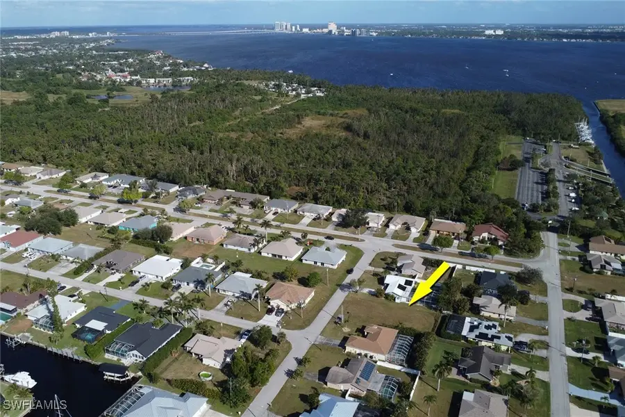 2318 SE 15th Street, Cape Coral, FL 33990 - #2