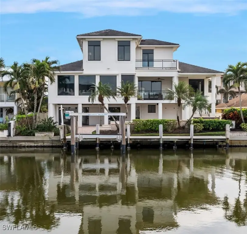 319 Lagoon Avenue, Naples, FL 34108 - Image #2