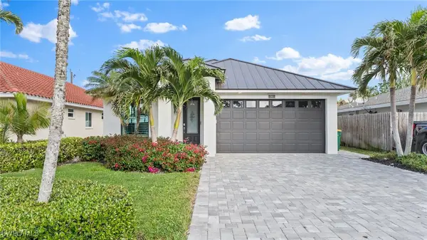 561 94th Avenue N, Naples, FL 34108