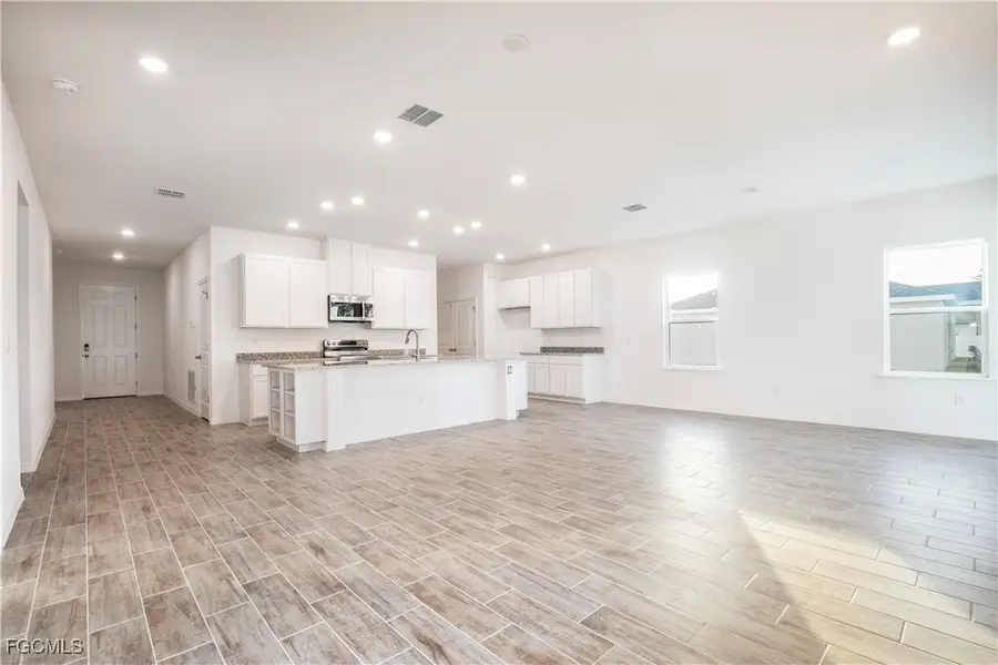 617 SE 3rd Terrace, Cape Coral, FL 33990 - #2