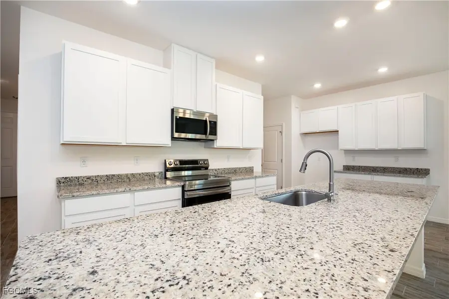 617 SE 3rd Terrace, Cape Coral, FL 33990 - #3