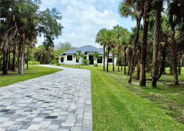 740 13th Street Nw, Naples, FL 34120