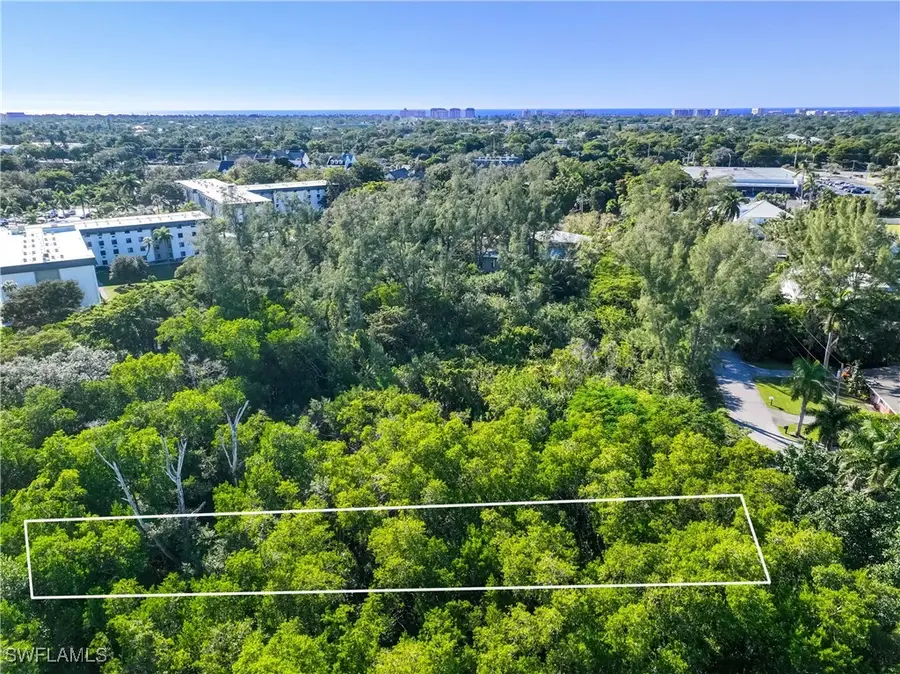 1552 Bembury Drive, Naples, FL 34102 - #3