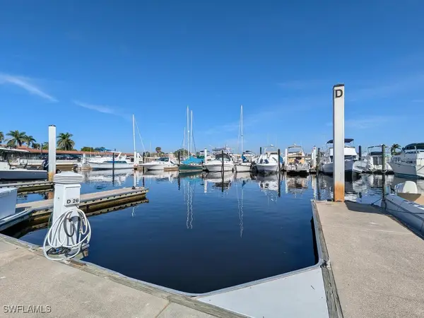 525 Newport Drive, Naples, FL 34114