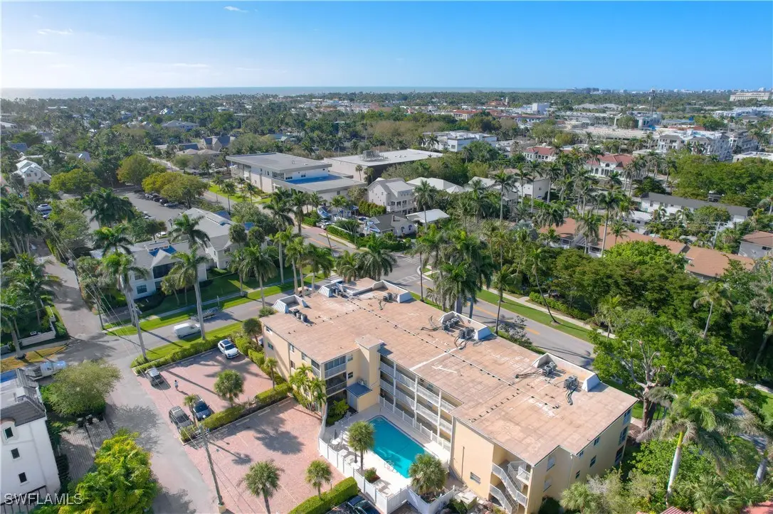 900 8th Ave S #204, Naples, FL 34102 - Image #1