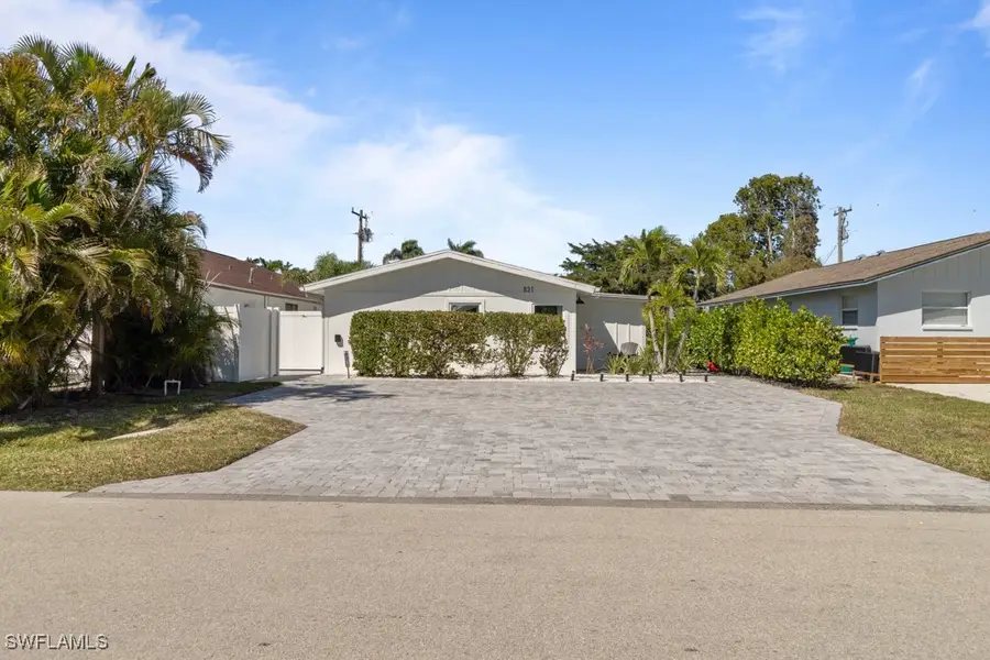 831 102nd Avenue N, Naples, FL 34108 - Image #2