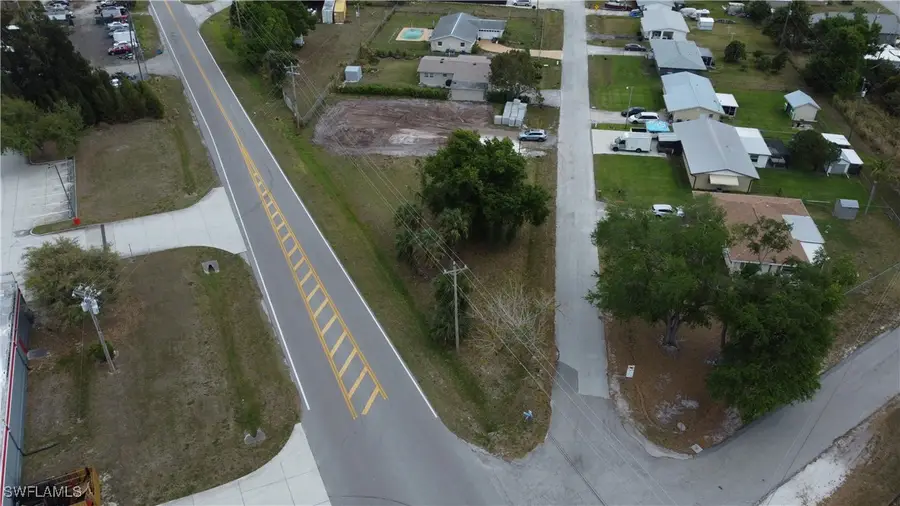 208 Lakeview Drive, North Fort Myers, FL 33917 - Image #2