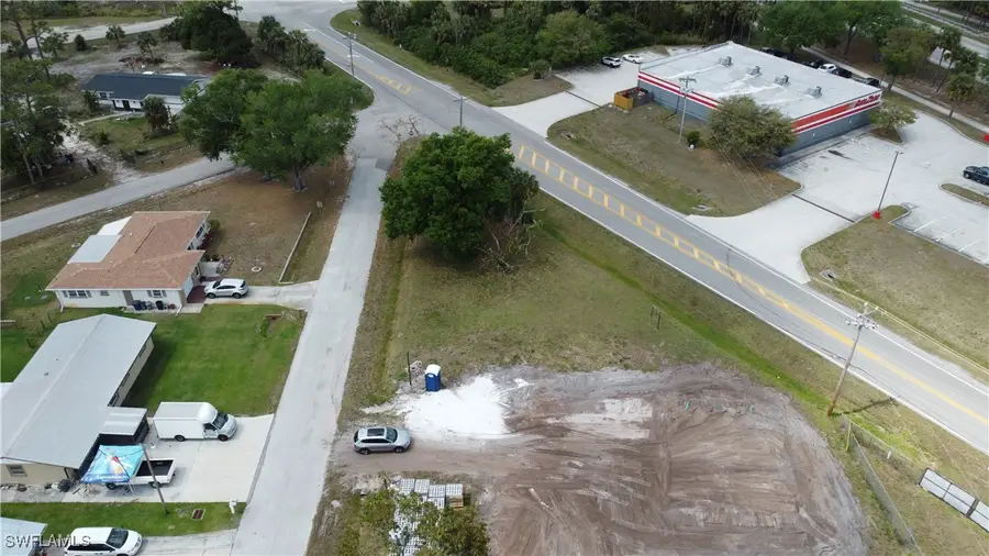 208 Lakeview Drive, North Fort Myers, FL 33917 - Image #3