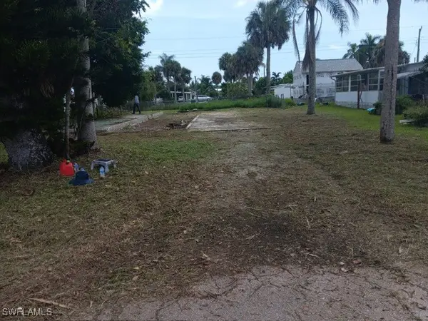 46 Derhenson Drive, Naples, FL 34114