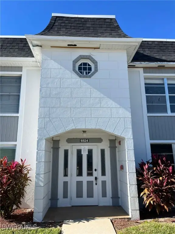6824 Sandtrap Drive #4, Fort Myers, FL 33919 - Image #1