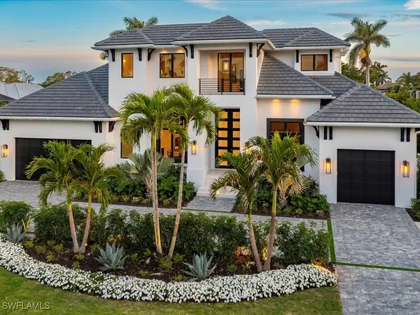 612 Binnacle Drive, Naples, FL 34103