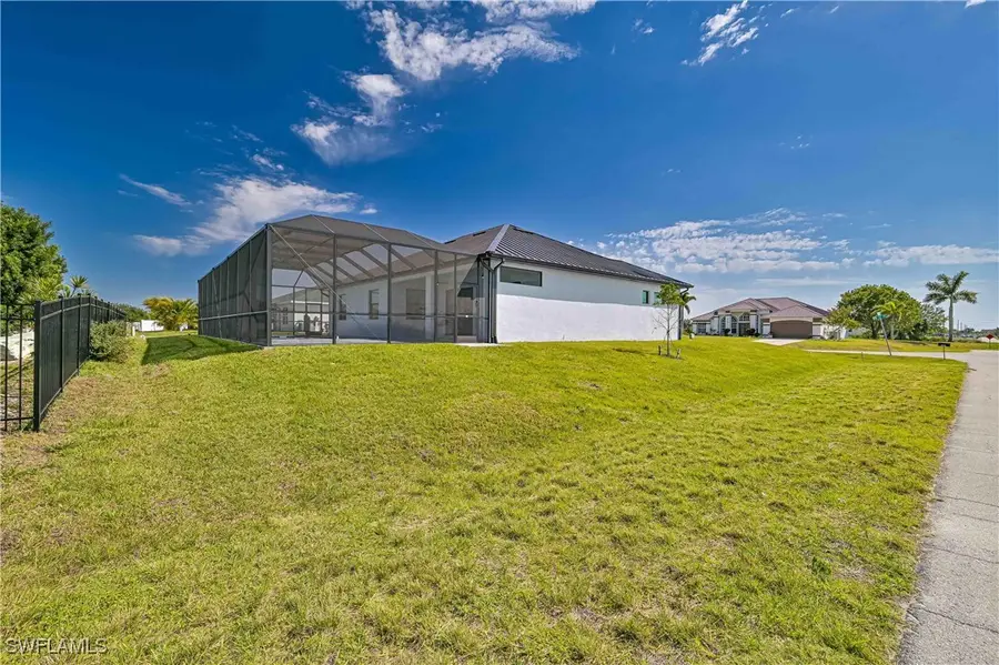 900 NW 12th Place, Cape Coral, FL 33993 - Image #3