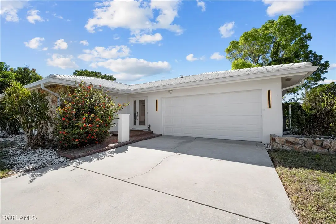 1515 Manchester Boulevard, Fort Myers, FL 33919 - Image #1