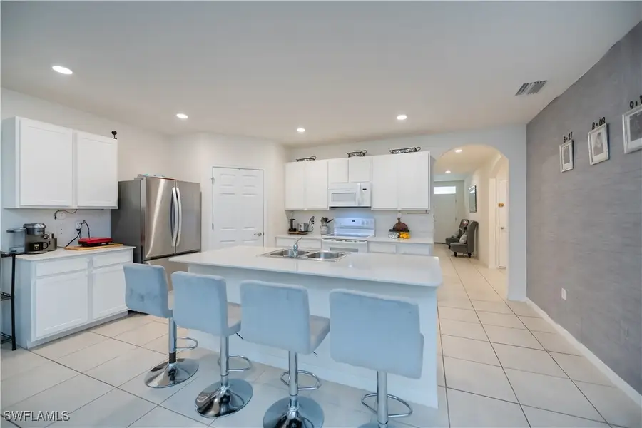 3318 Acapulco Circle, Cape Coral, FL 33909 - Image #2