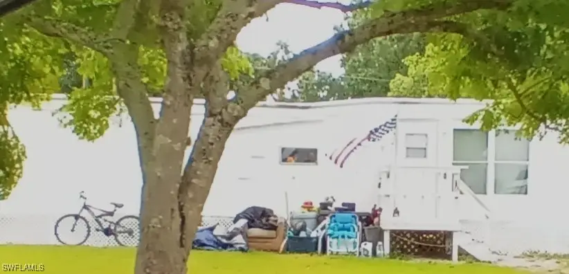 309 Pinecrest Avenue Nw, Moore Haven, FL 33471 - Image #1