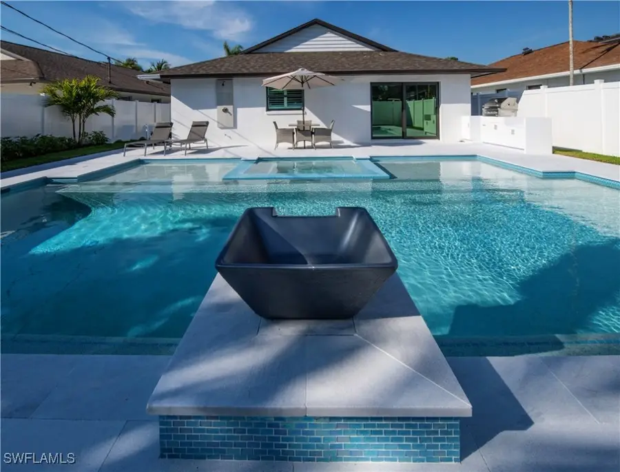 668 104th Avenue N, Naples, FL 34108 - Image #2